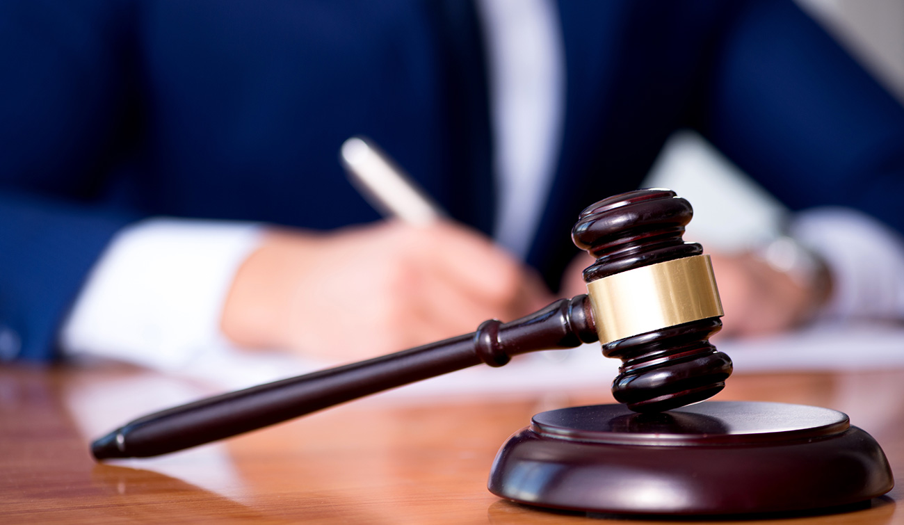 <span id="hs_cos_wrapper_name" class="hs_cos_wrapper hs_cos_wrapper_meta_field hs_cos_wrapper_type_text" style="" data-hs-cos-general-type="meta_field" data-hs-cos-type="text" >How to Choose the Right Attorney for Your Case</span>